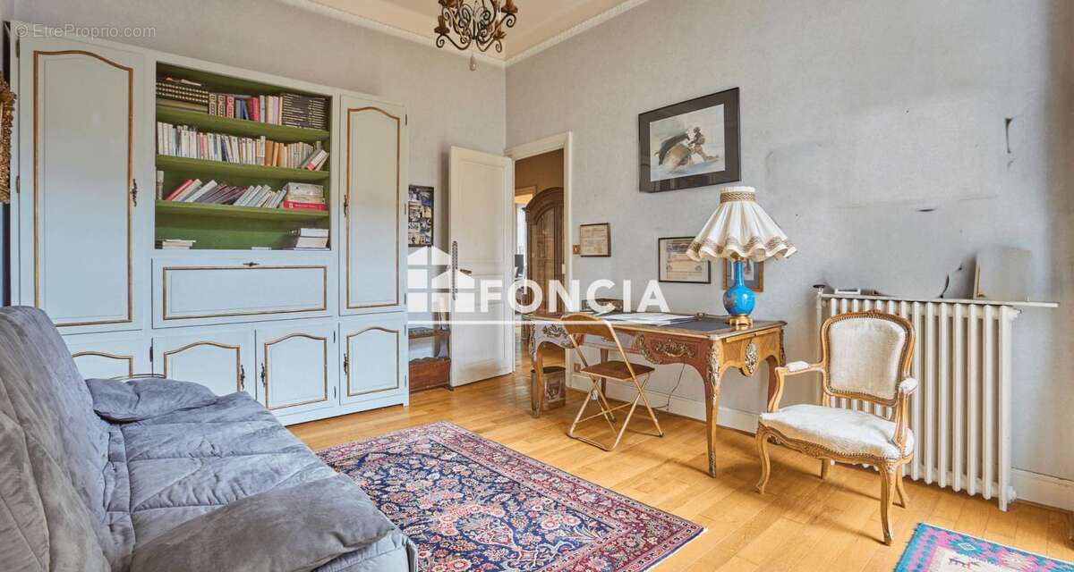 Agen centre ville – Secteur Victor Hugo Appartement T3 bis – 94 m² – Jardin 200 m² privatif sans vis-à-vis – Petite copropriété  - photo 8