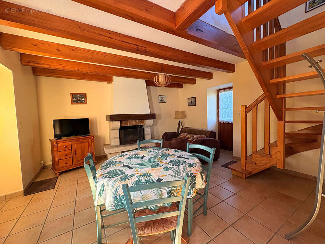 Maison à COMBRIT