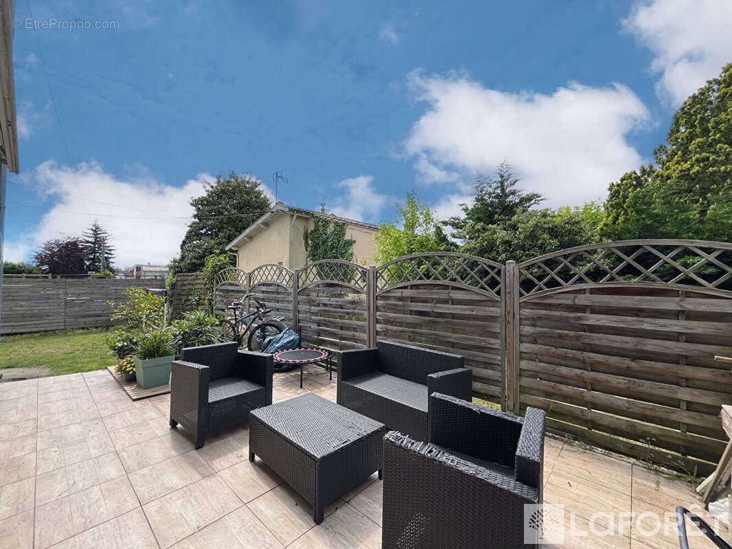 Maison en pierre Ambares Et Lagrave - 85 m2 - 3 chambres - photo 9