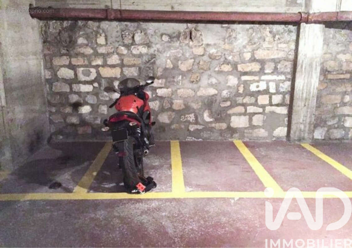 Photo 2 - Parking à PARIS-19E