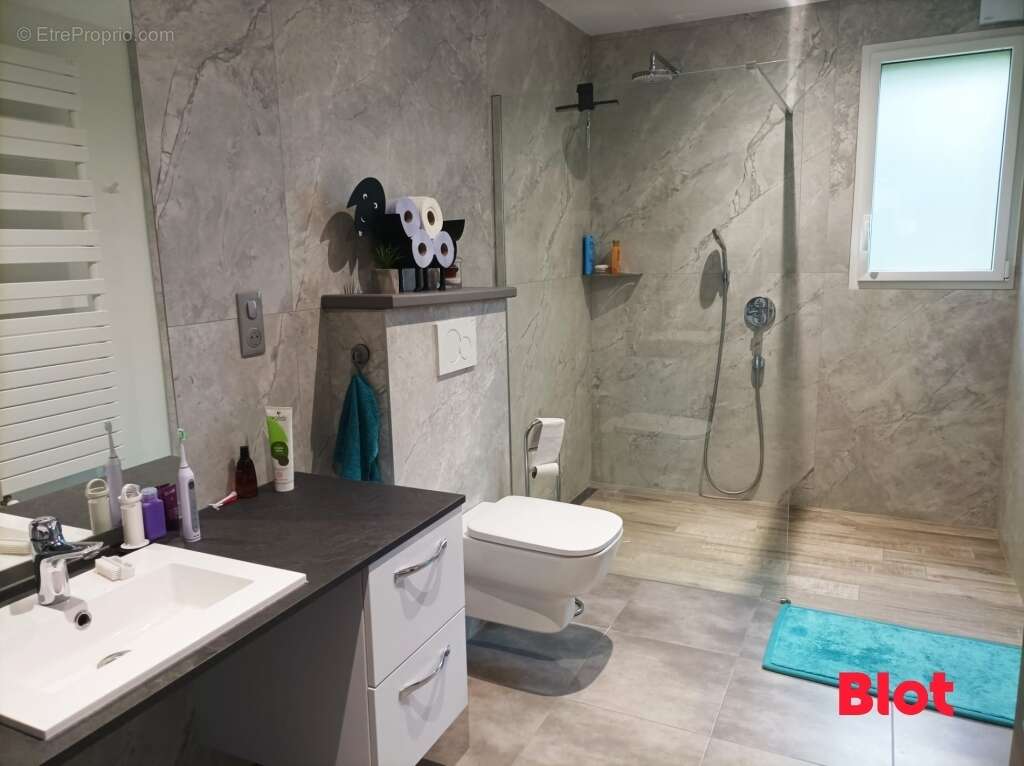 Maison à VAL-D&#039;IZE