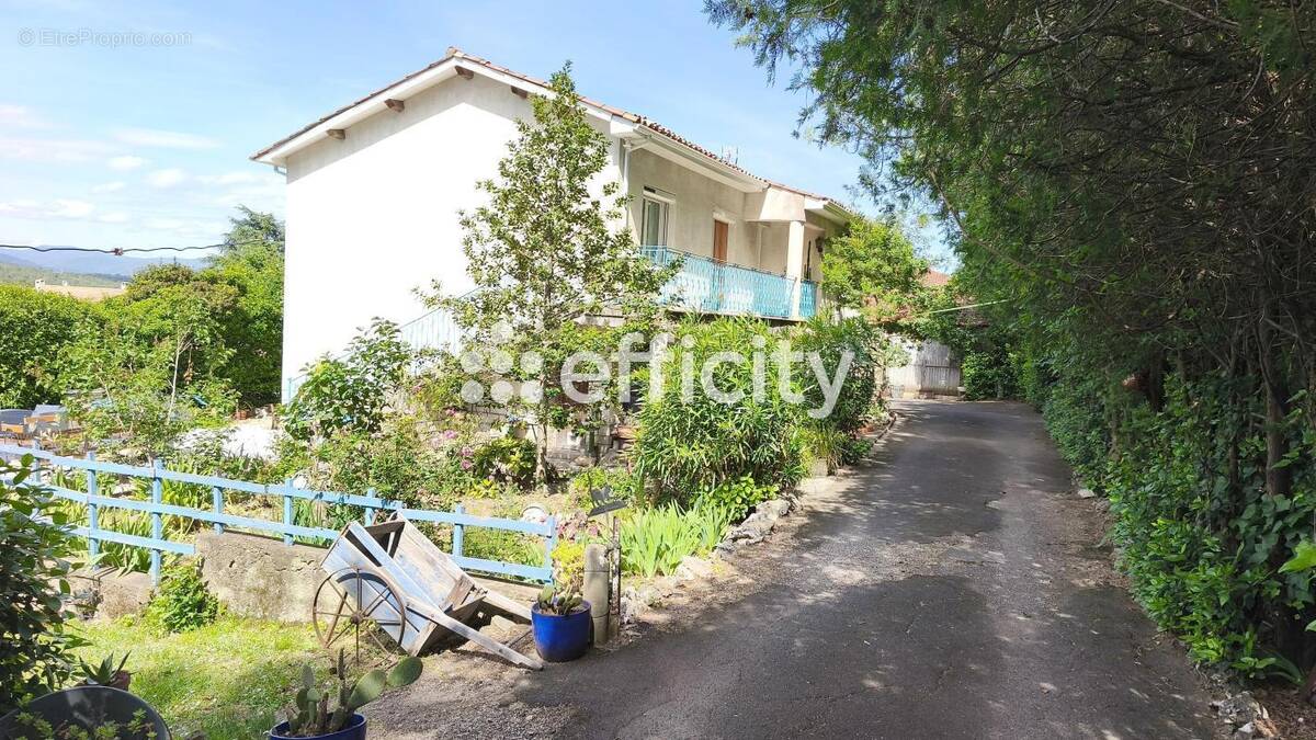 Maison à SAINT-CHINIAN