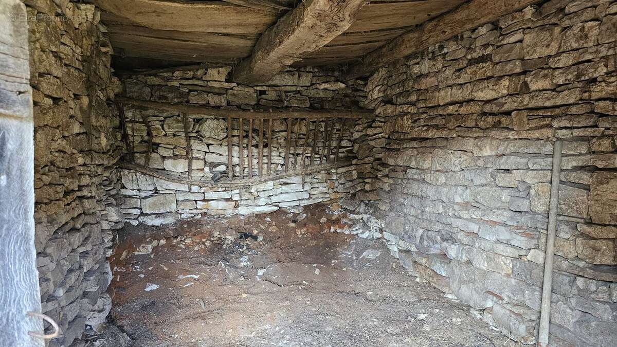 Maison en pierre à rénover sur le Causse proche de Cajarc - photo 5