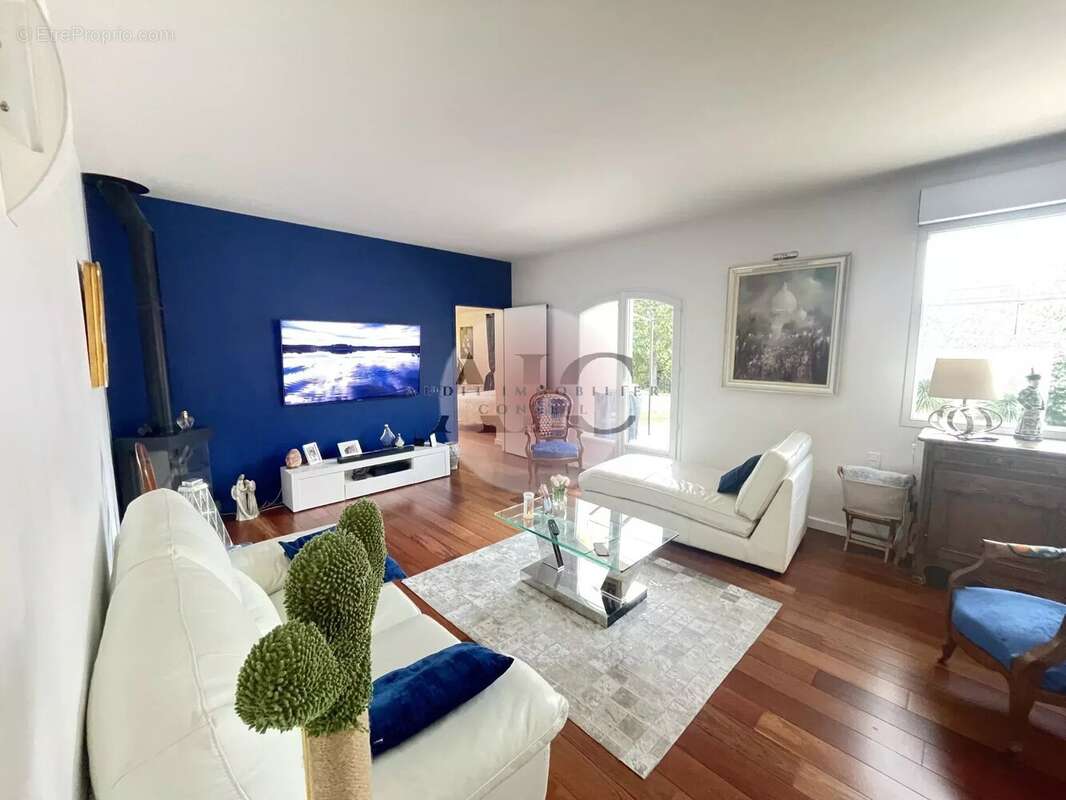 Maison à MONTAUROUX