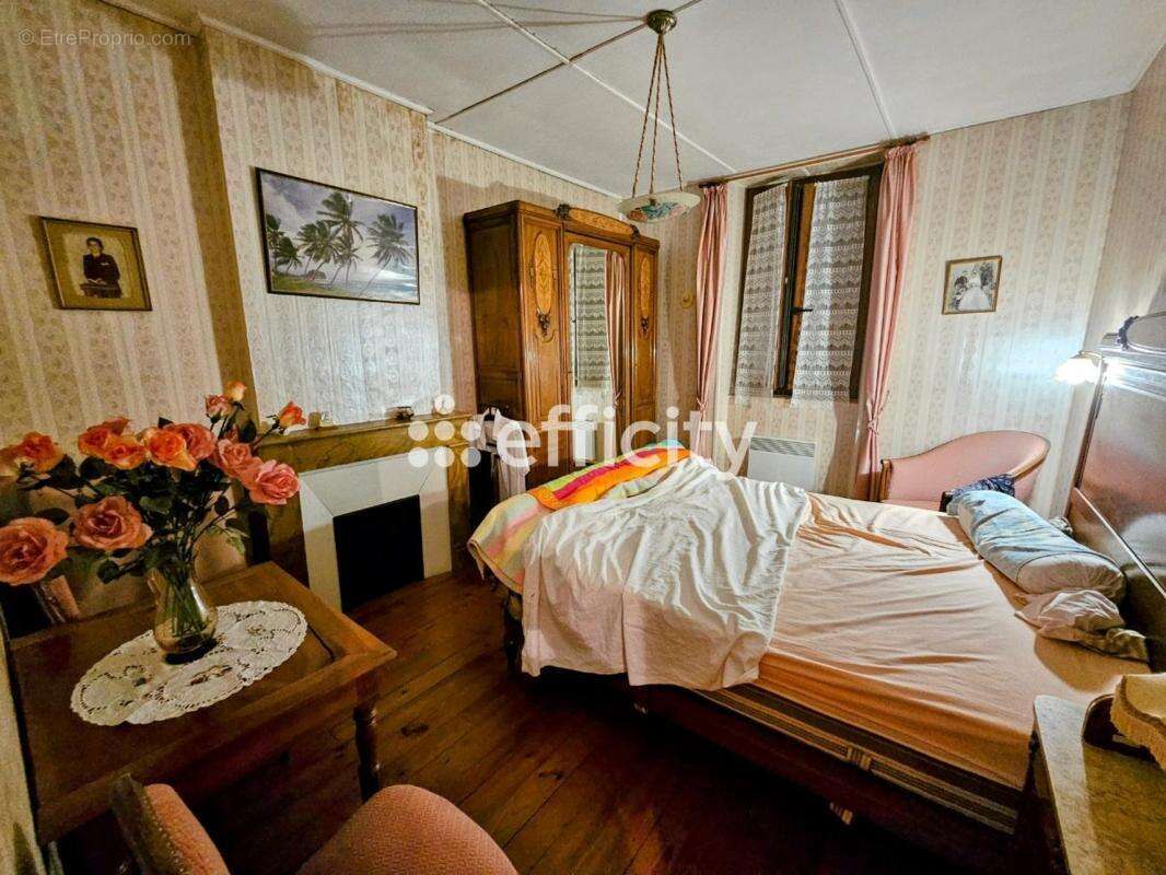 Maison à SAINTE-RADEGONDE