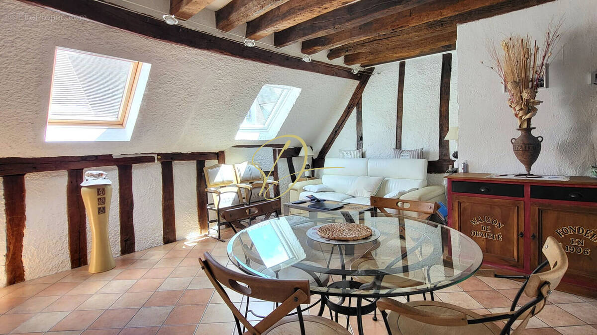 Appartement à EPERNON