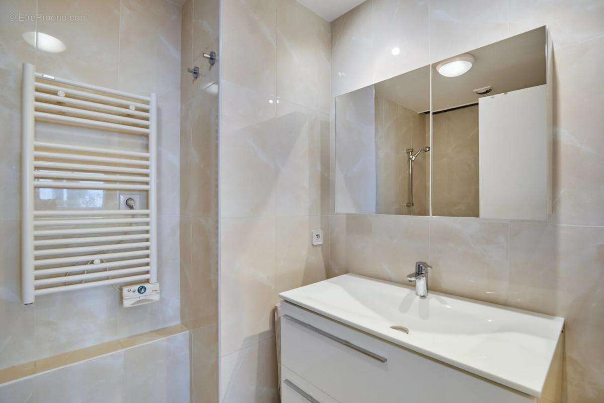 Appartement à PARIS-7E