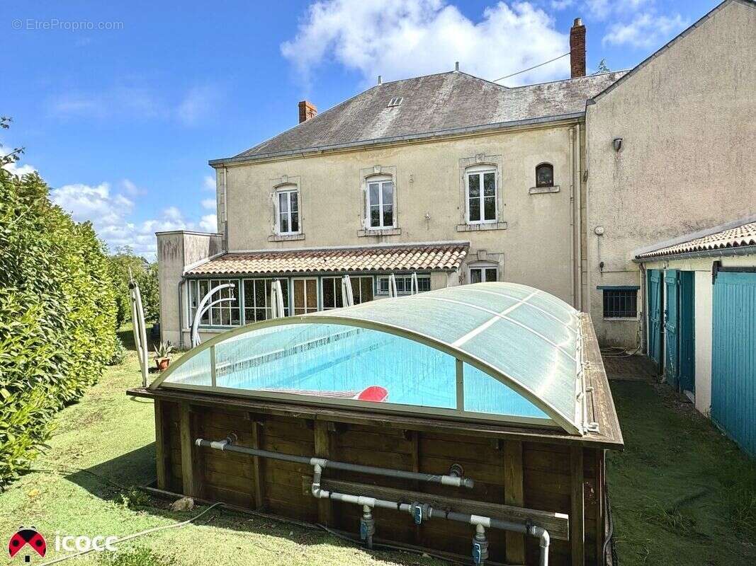 Maison à L'ILE-D'ELLE