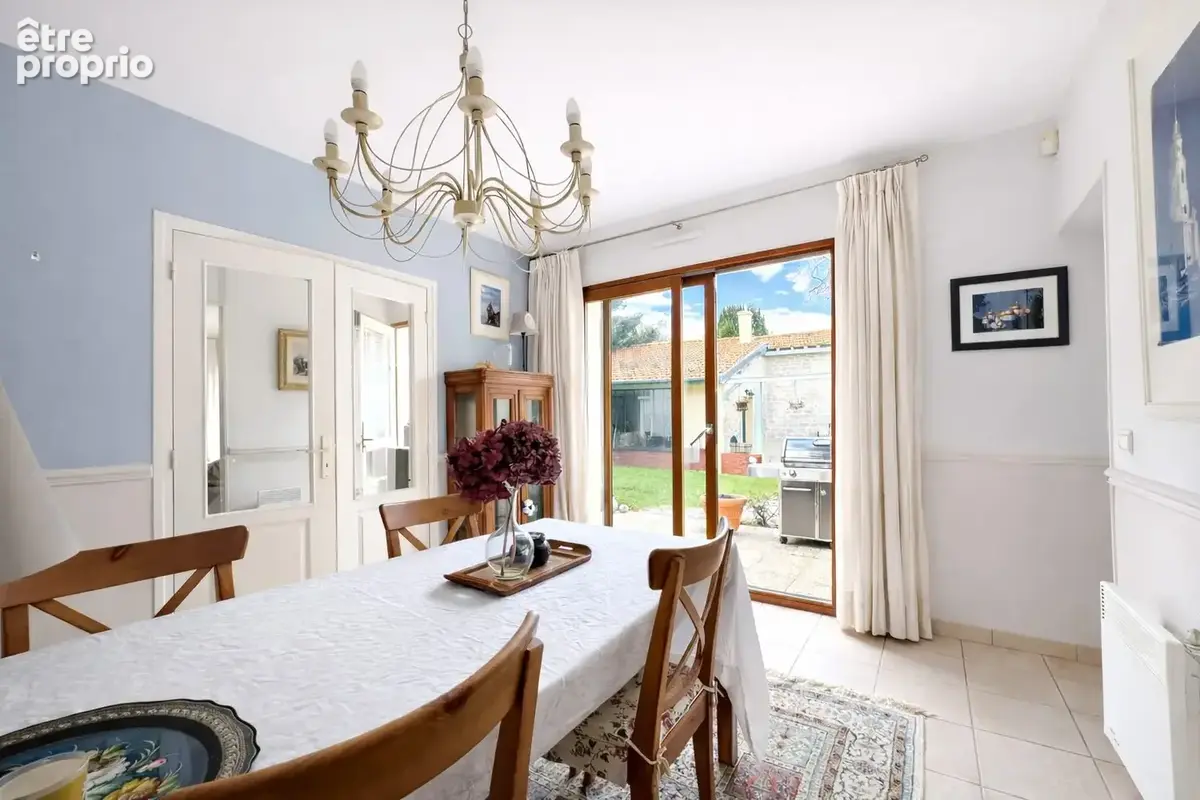 Maison 250 m² à Le Vesinet  - photo 9