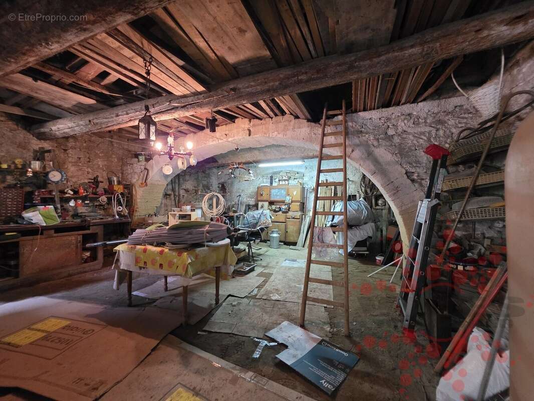 Maison en pierre avec cour et dépendances - photo 7