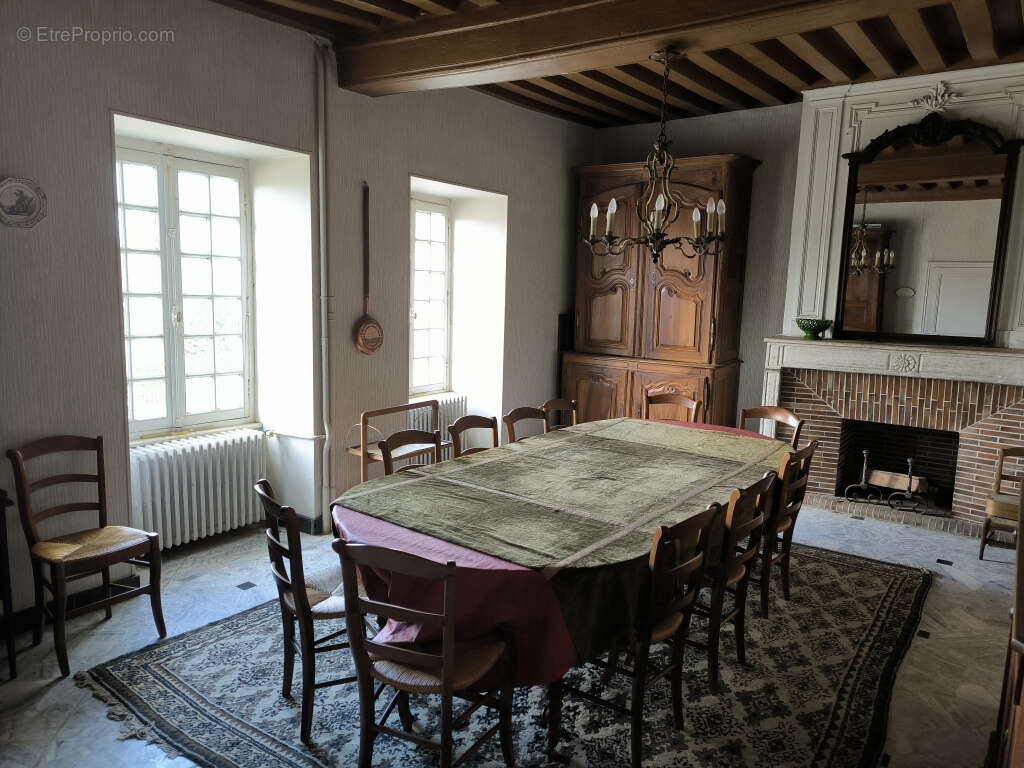 Maison à AUNAY-EN-BAZOIS