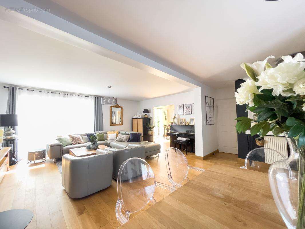 Maison à BAILLY-ROMAINVILLIERS