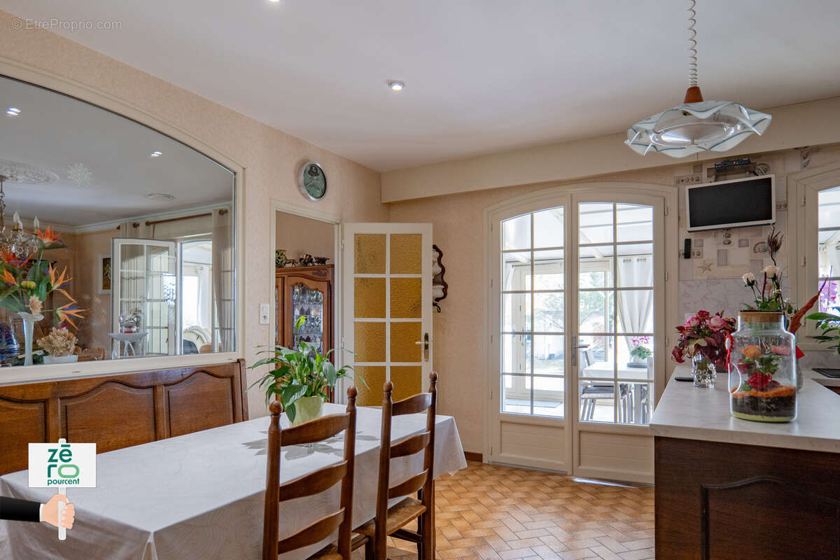 Maison à LES MAGNILS-REIGNIERS