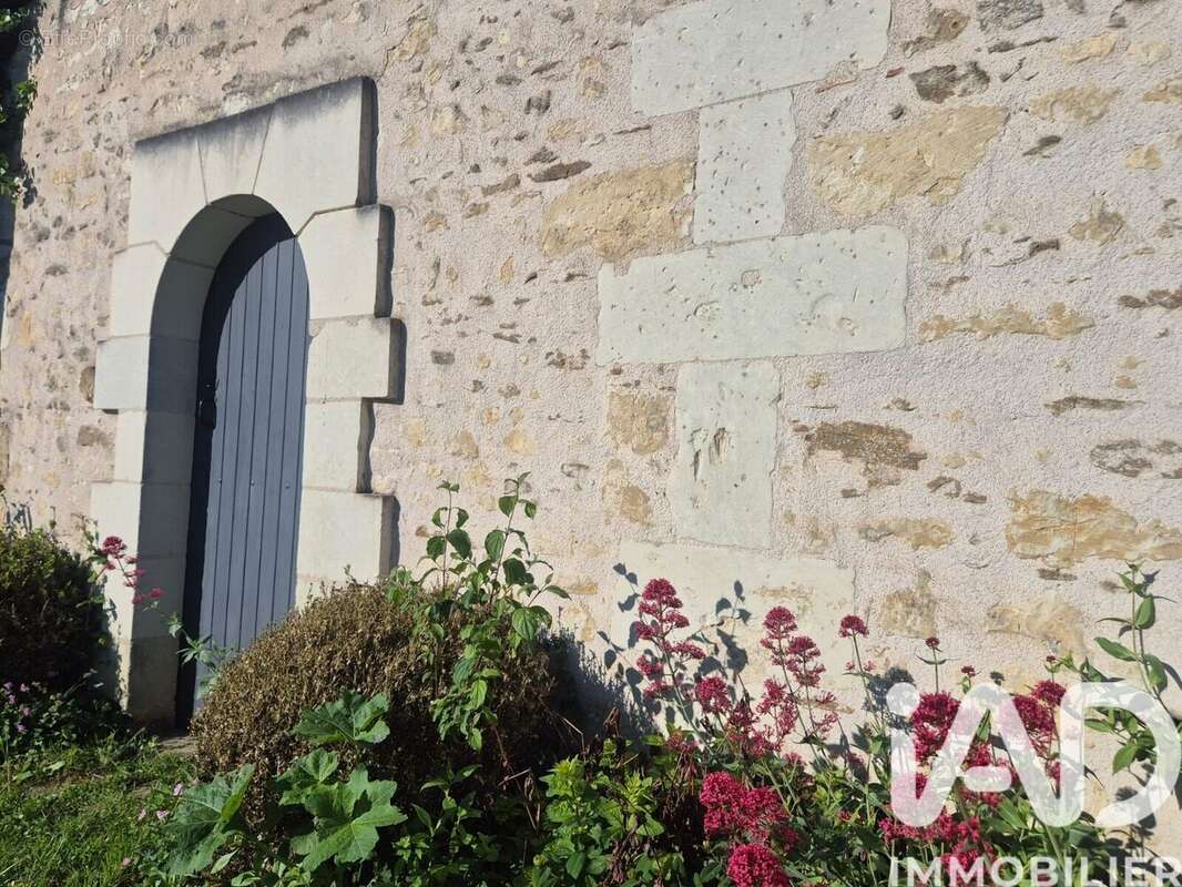 Photo 2 - Maison à SAINT-GENEST-D'AMBIERE
