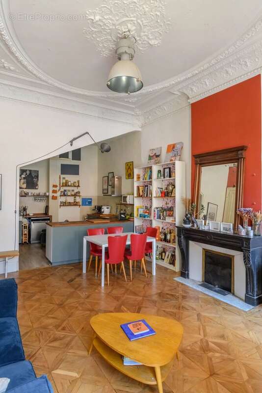 Appartement à MARSEILLE-1E