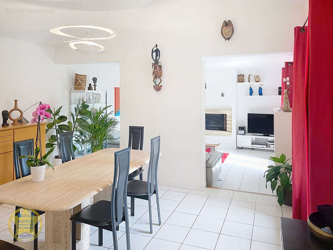 Maison à LES ANGLES