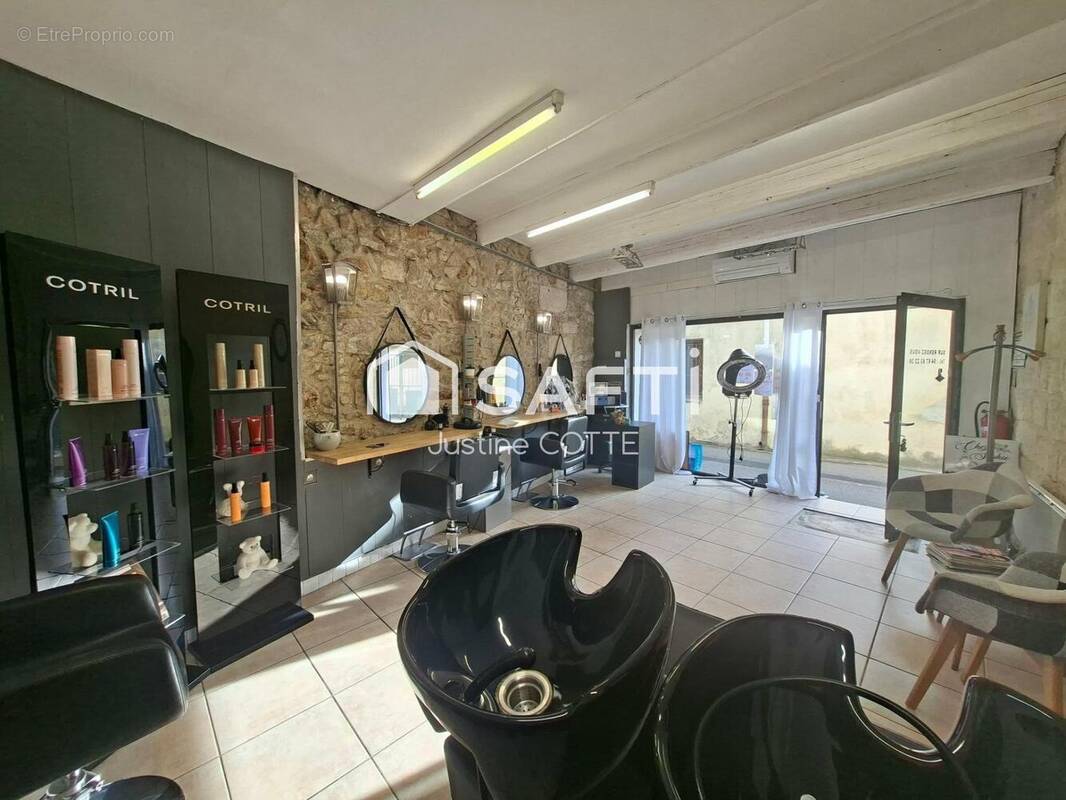 Photo 1 - Commerce à SAINT-JUST