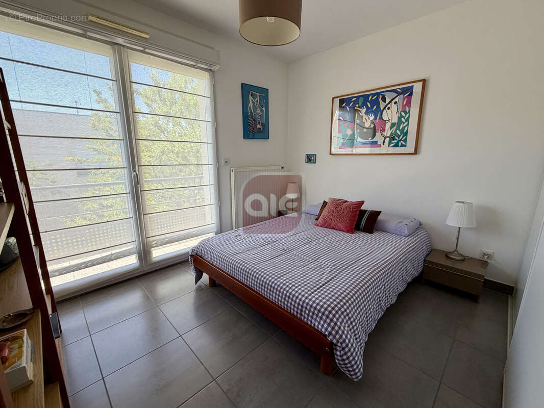 EXCLUSIVITÉ A.I.E. !! Superbe villa T4 récente de plus de 100 m2 avec piscine - photo 9