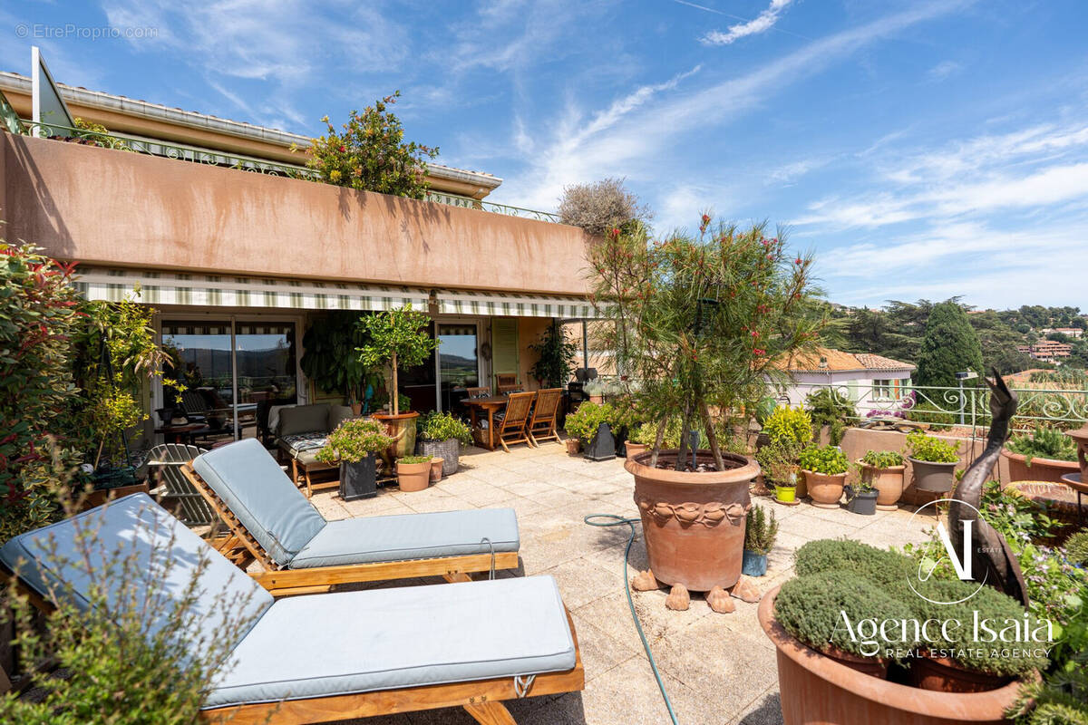 Appartement à BORMES-LES-MIMOSAS