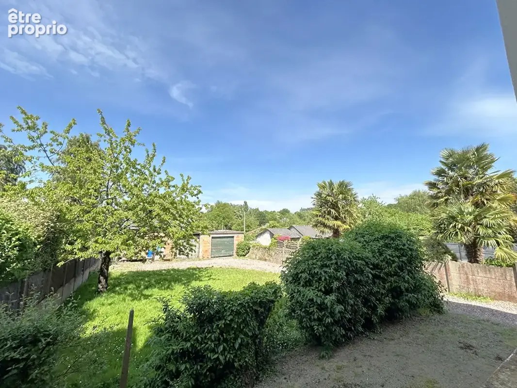 Maison de caractère 155 m² - Centre-bourg Montfort-sur-Meu - Terrain 660 m² - photo 2