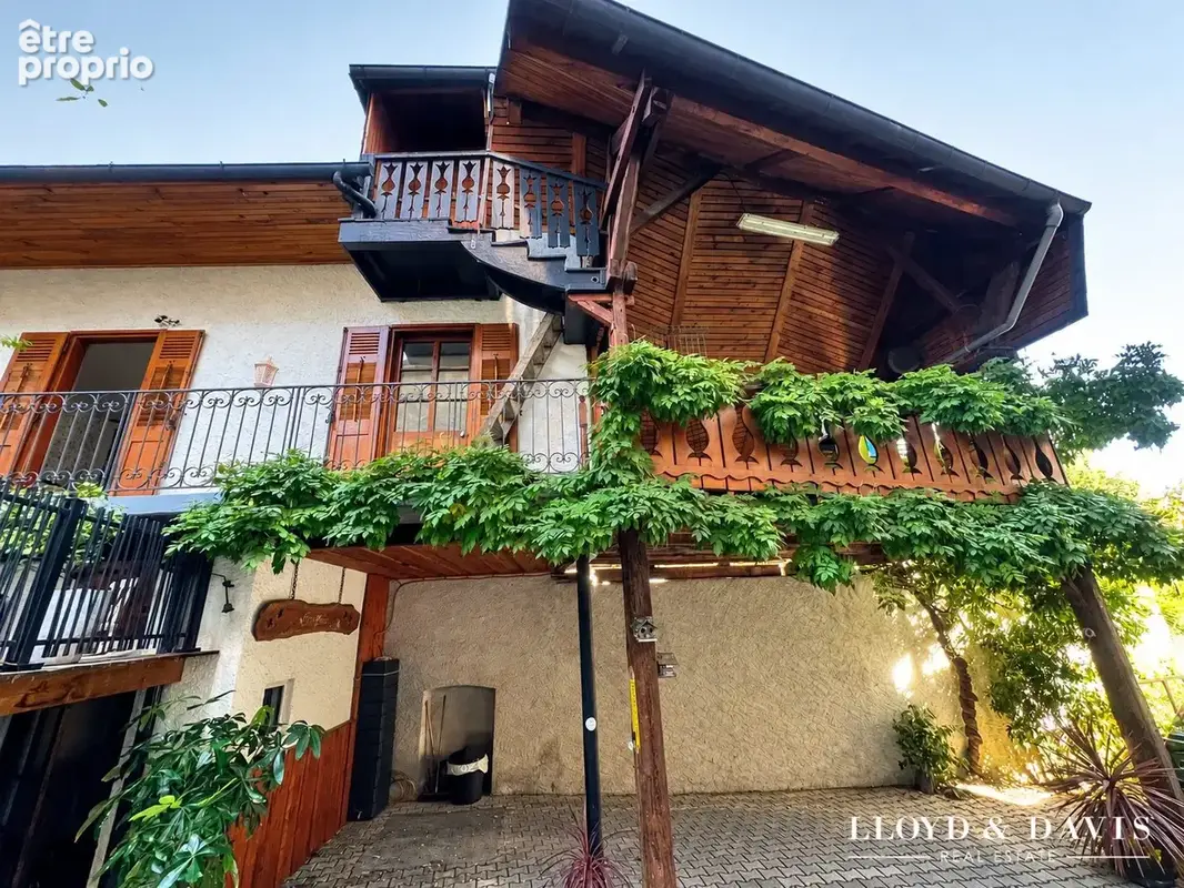 Maison 7 pièces 130 m² à vendre à Challes-Les-Eaux (73190) - photo 2