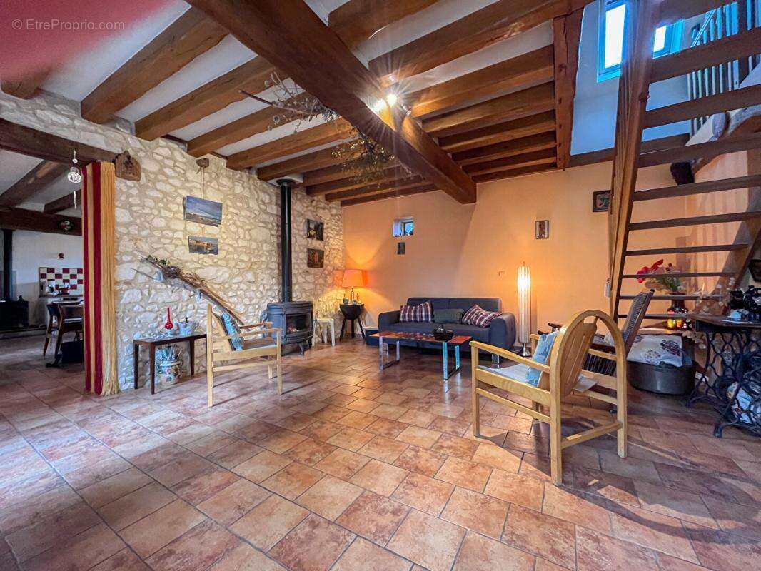 Maison à JEU-MALOCHES