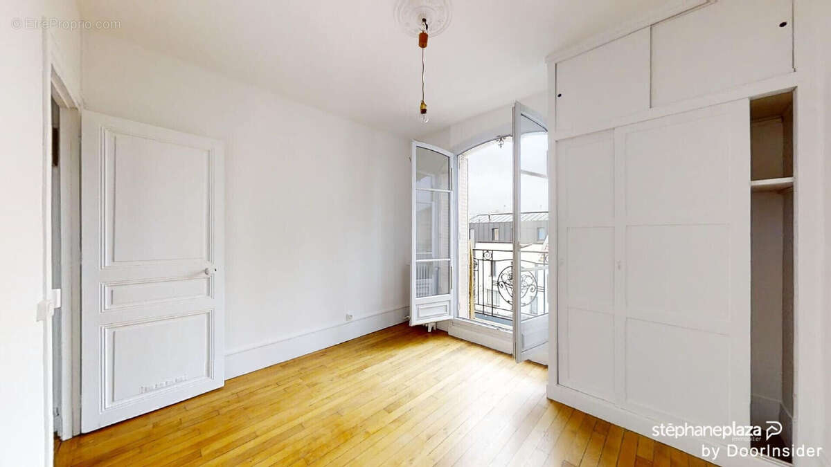Appartement à LA GARENNE-COLOMBES