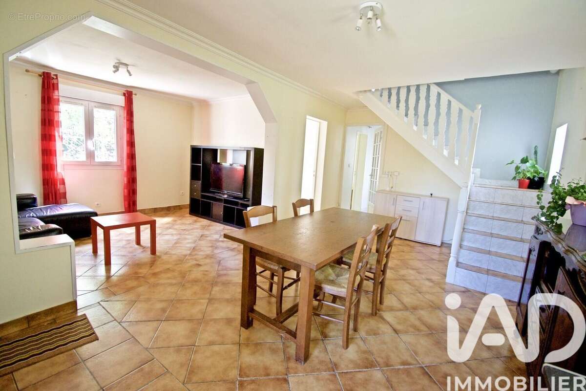 Photo 4 - Maison à SAINT-GERMAIN-LES-ARPAJON