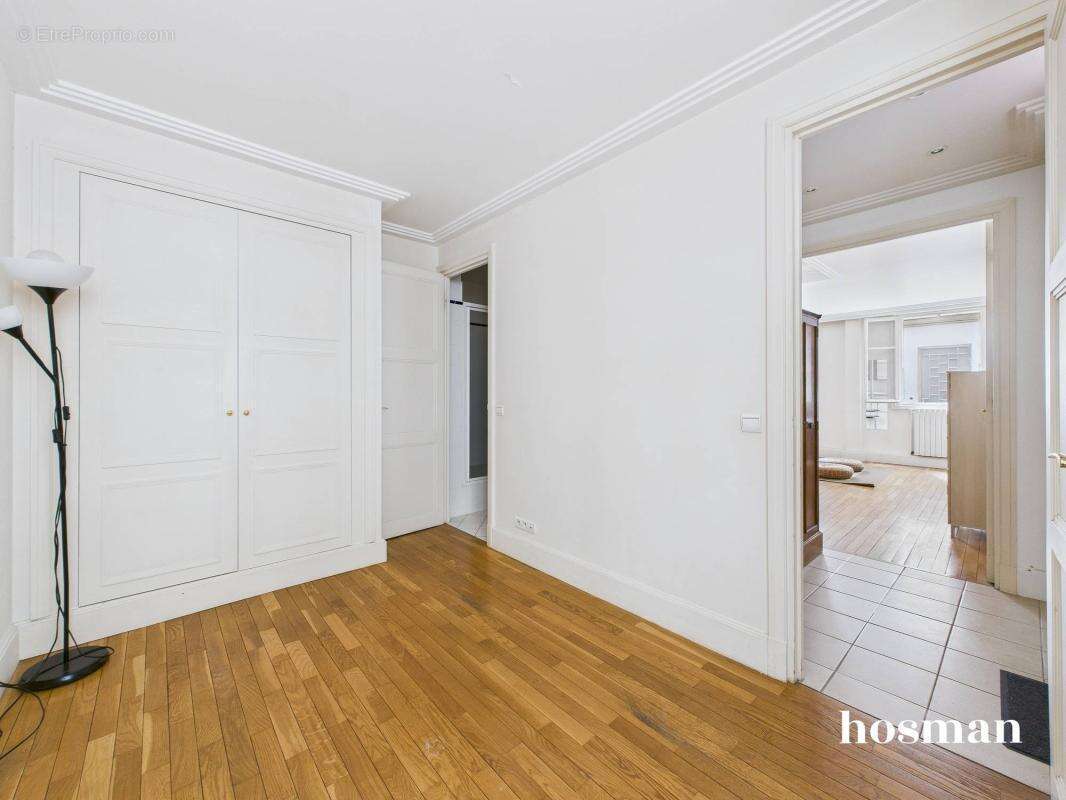 Appartement à PARIS-7E