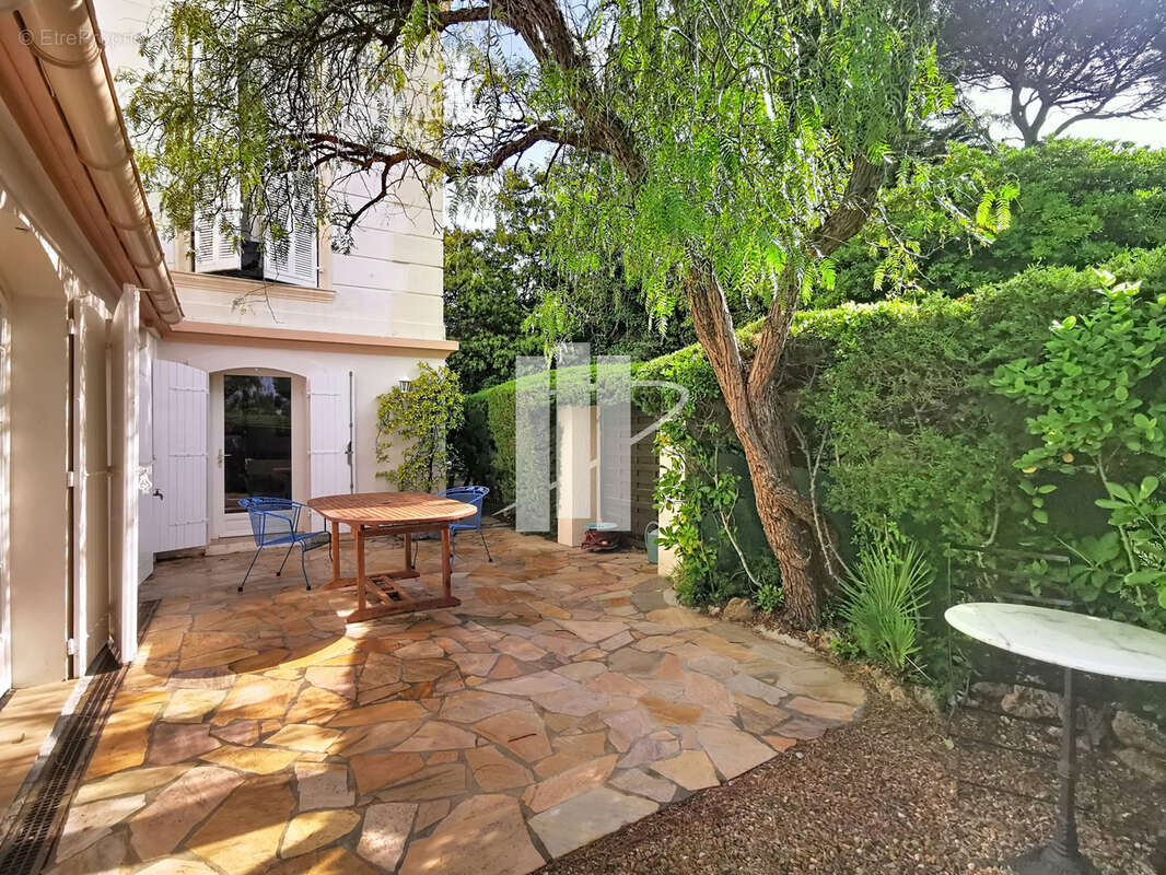 Appartement à SAINT-RAPHAEL