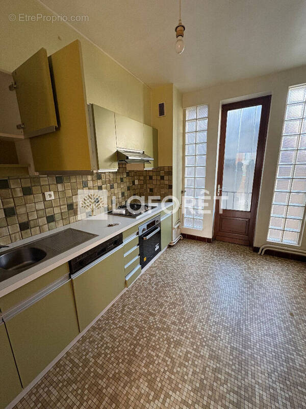 Appartement à RIOM-ES-MONTAGNES