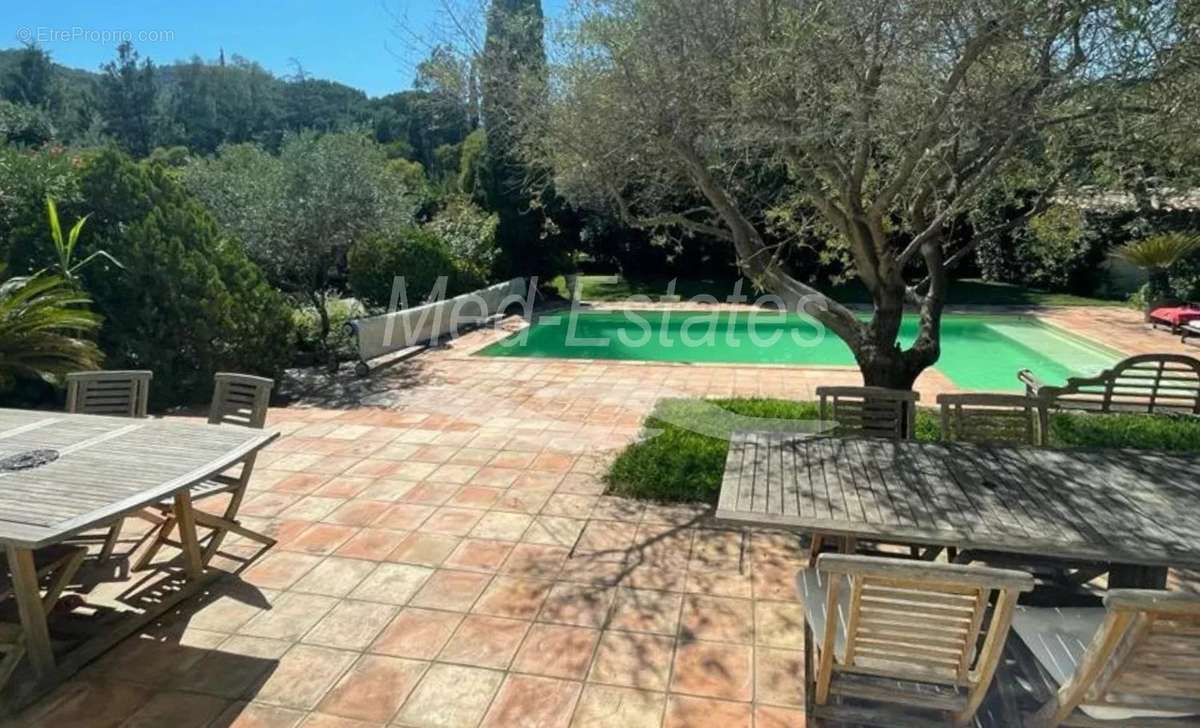 Maison à PLAN-DE-LA-TOUR