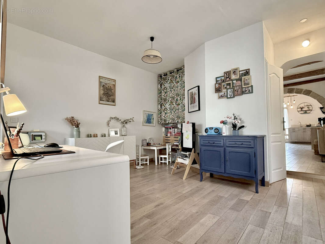 Maison de village avec garage, studio et un extérieur de 75 m2 - photo 6