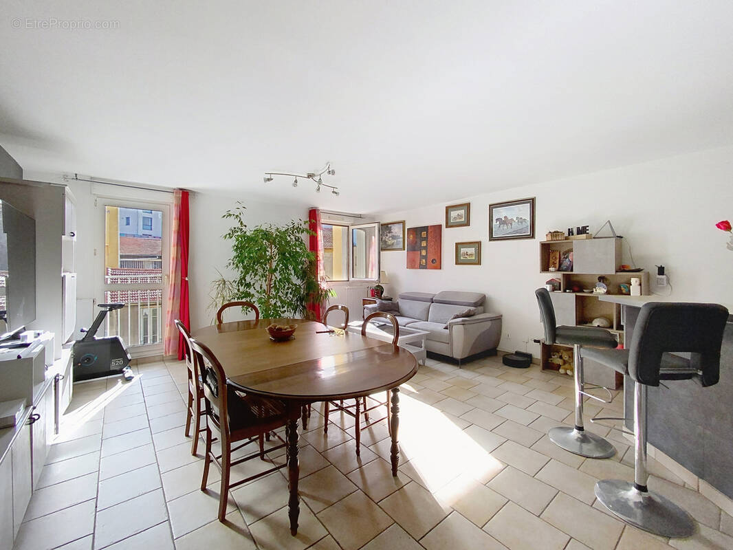 Appartement à SAINT-ETIENNE