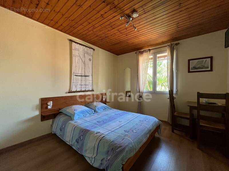 Propriété avec dépendances au coeur d’un jardin paysager– 230 m² habitables – À 10 min des plages des Sables-d'Olonne - photo 23