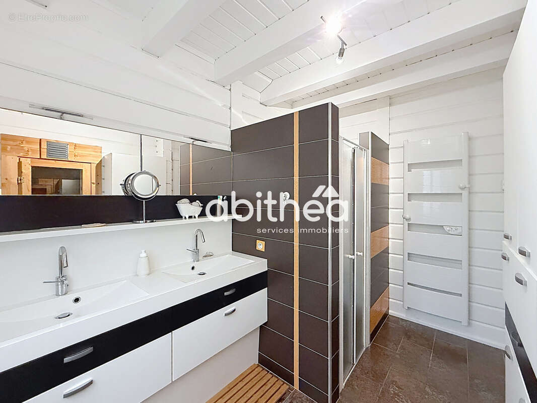 Maison d'exception en bois massif   253 m2 de plain-pied à 10 minutes de Limoges. - photo 8