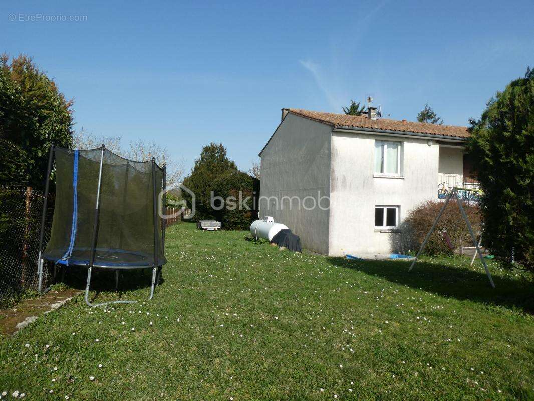  Maison 4 chambres avec terrain arboré de 1 548 m² – À 5 min de Saint-Jean-d'Angély - photo 9