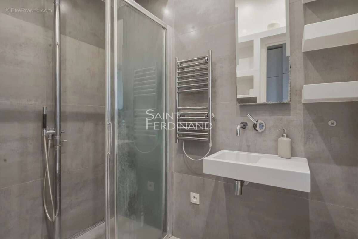 EXCLUSIVITE. Paris 17ème Batignolles. Truffaut. Idéal premier achat ou investissement locatif. 2 pièces 1 chambre. - photo 8