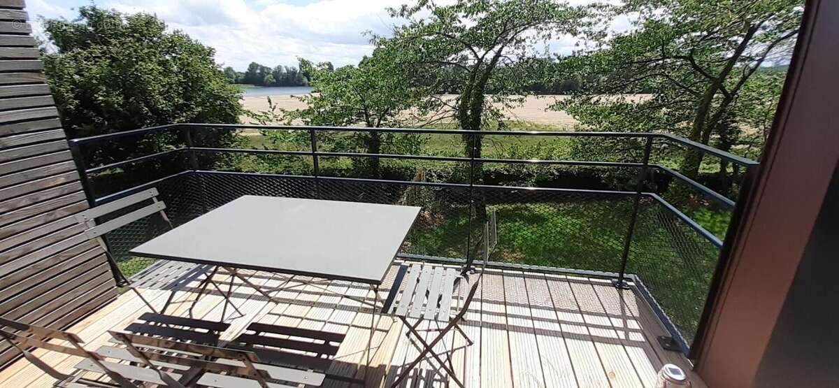 Appartement à LES PONTS-DE-CE