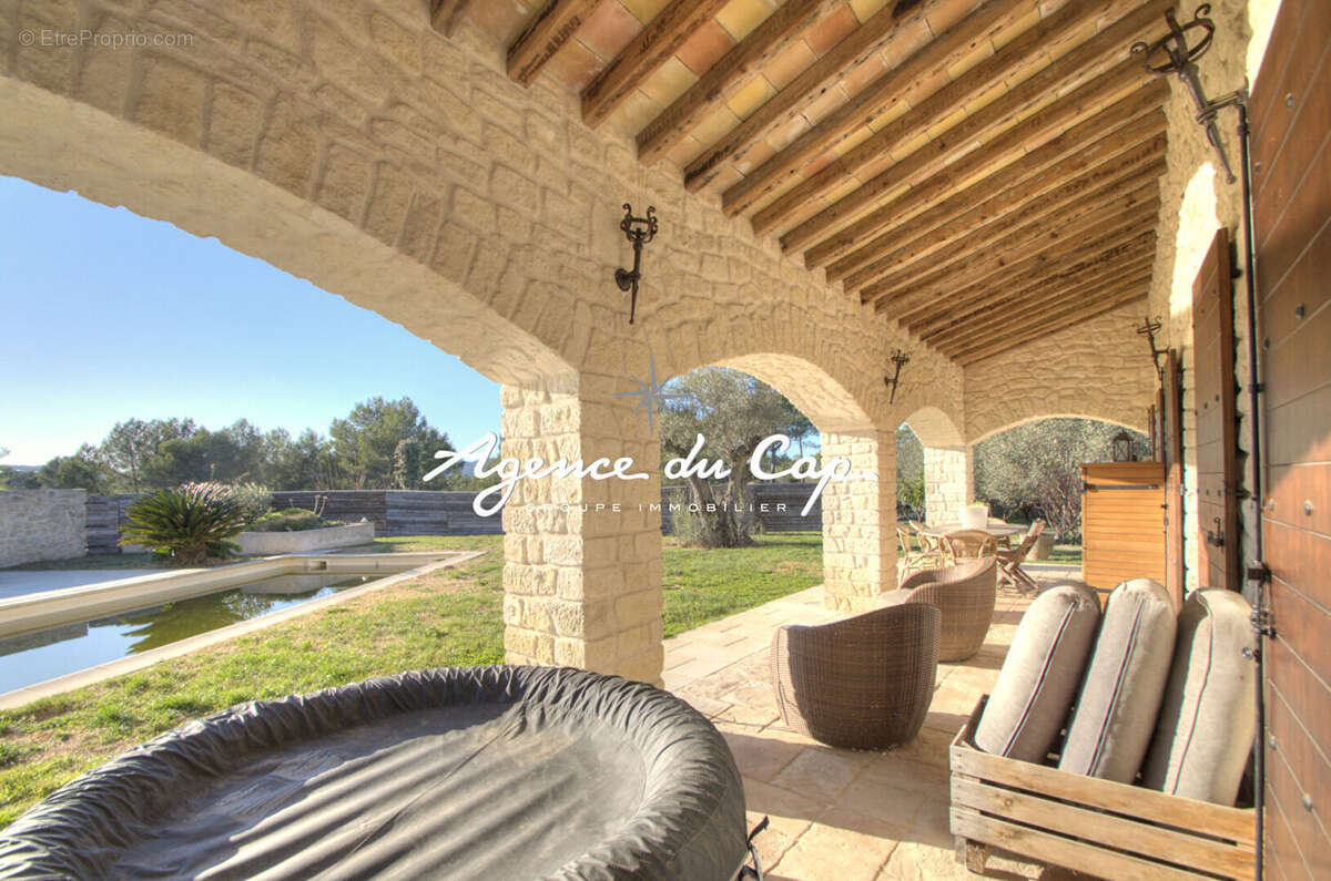 Maison à BAGNOLS-EN-FORET