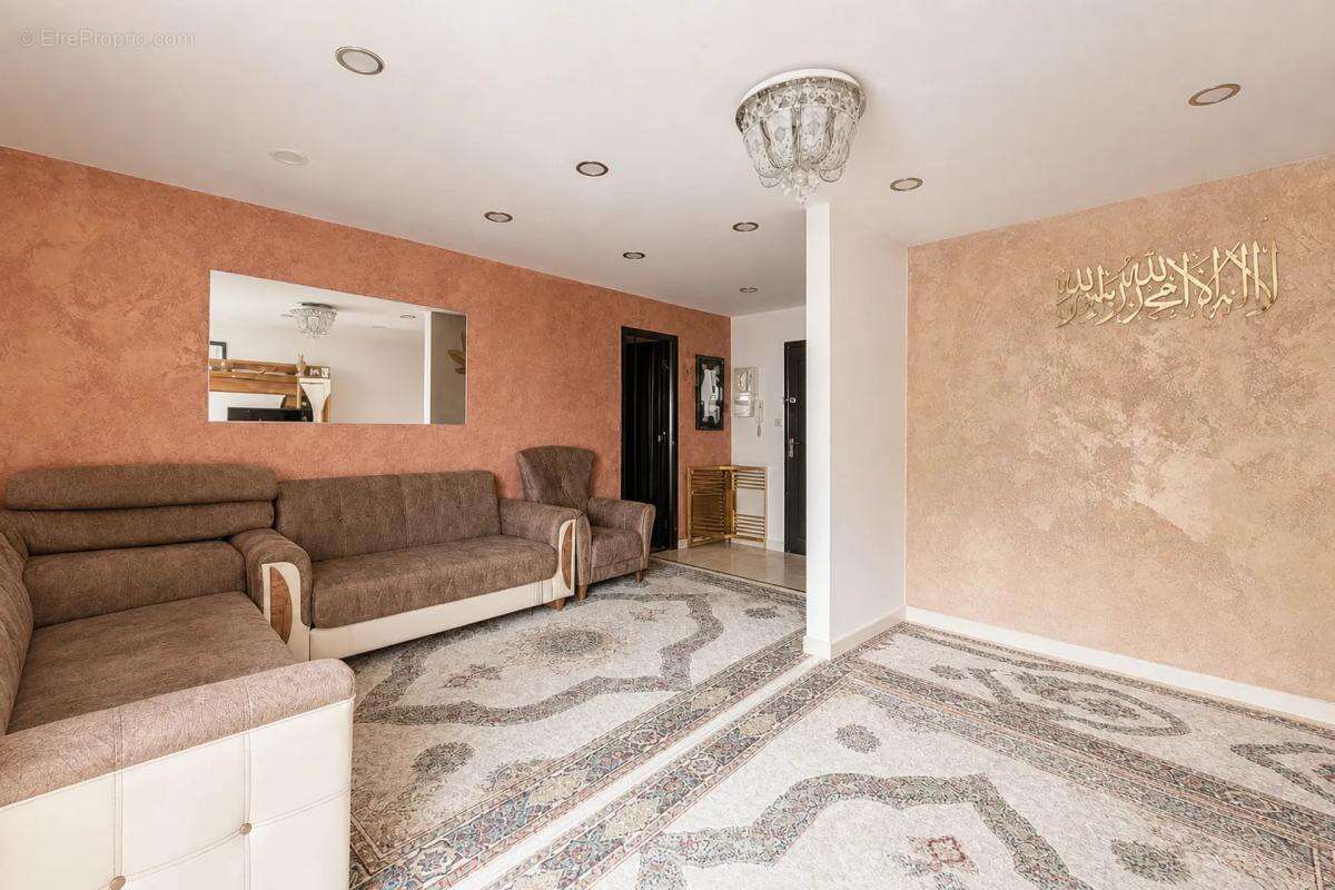 Appartement à AUBERVILLIERS