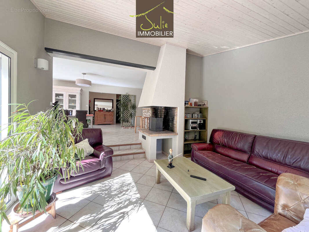 Propriété de plain-pied dans un joli parc clos de 3642m2 - photo 8