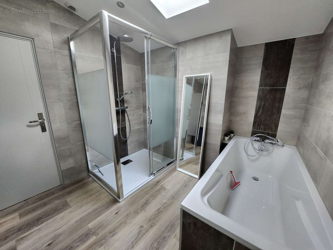 Maison en pierre coup de cœur avec 6 chambres et double garage - photo 17