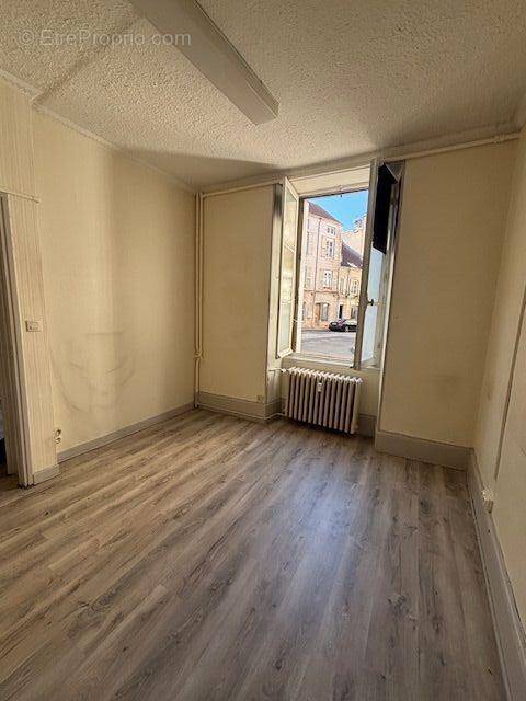 Commerce à CHAUMONT