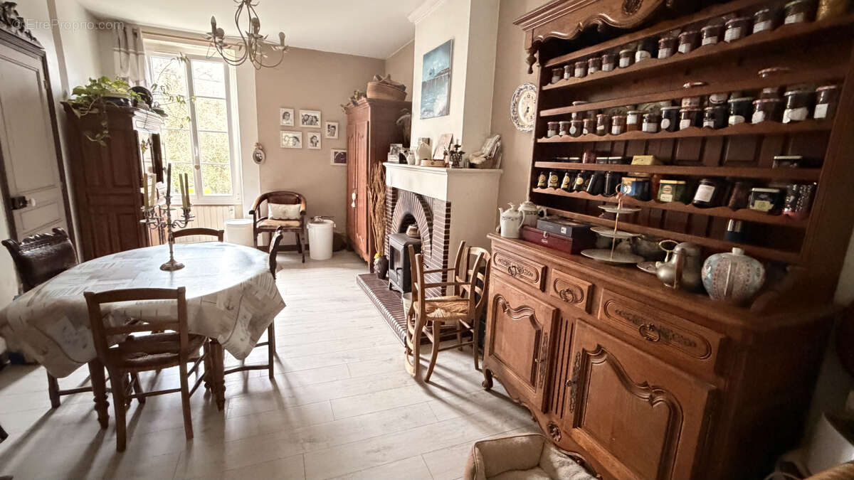 Maison à SAINT-SAVINIEN