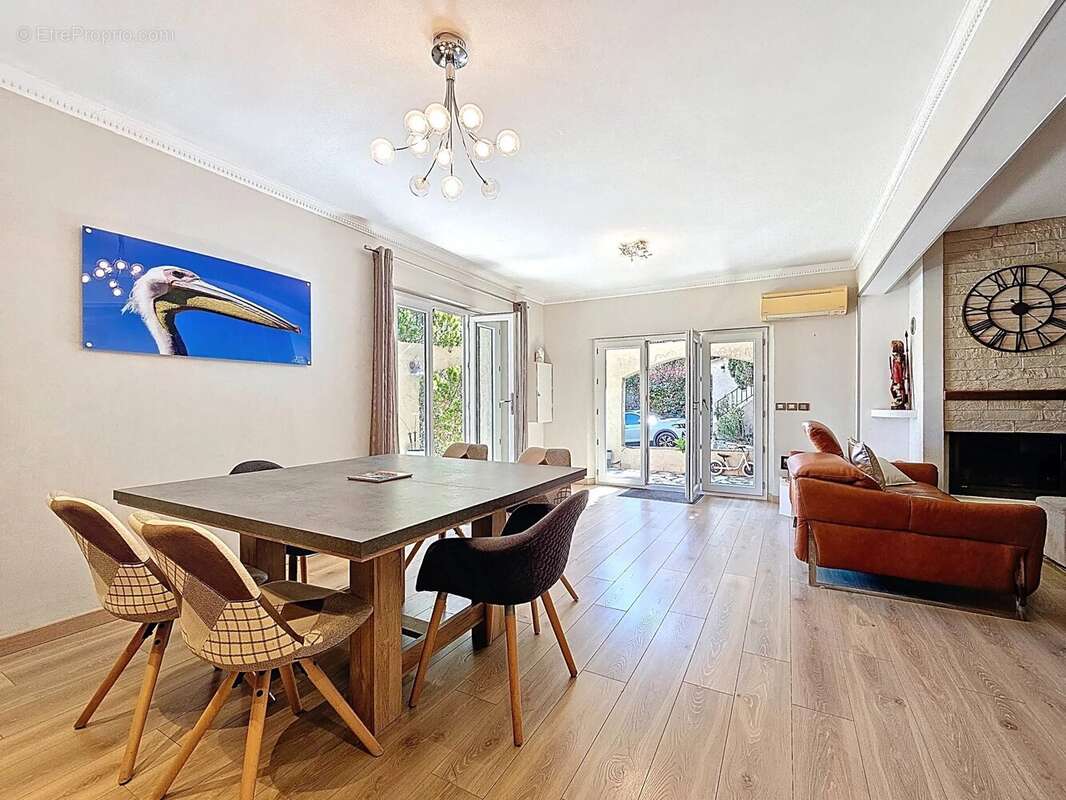 Appartement à MOUGINS