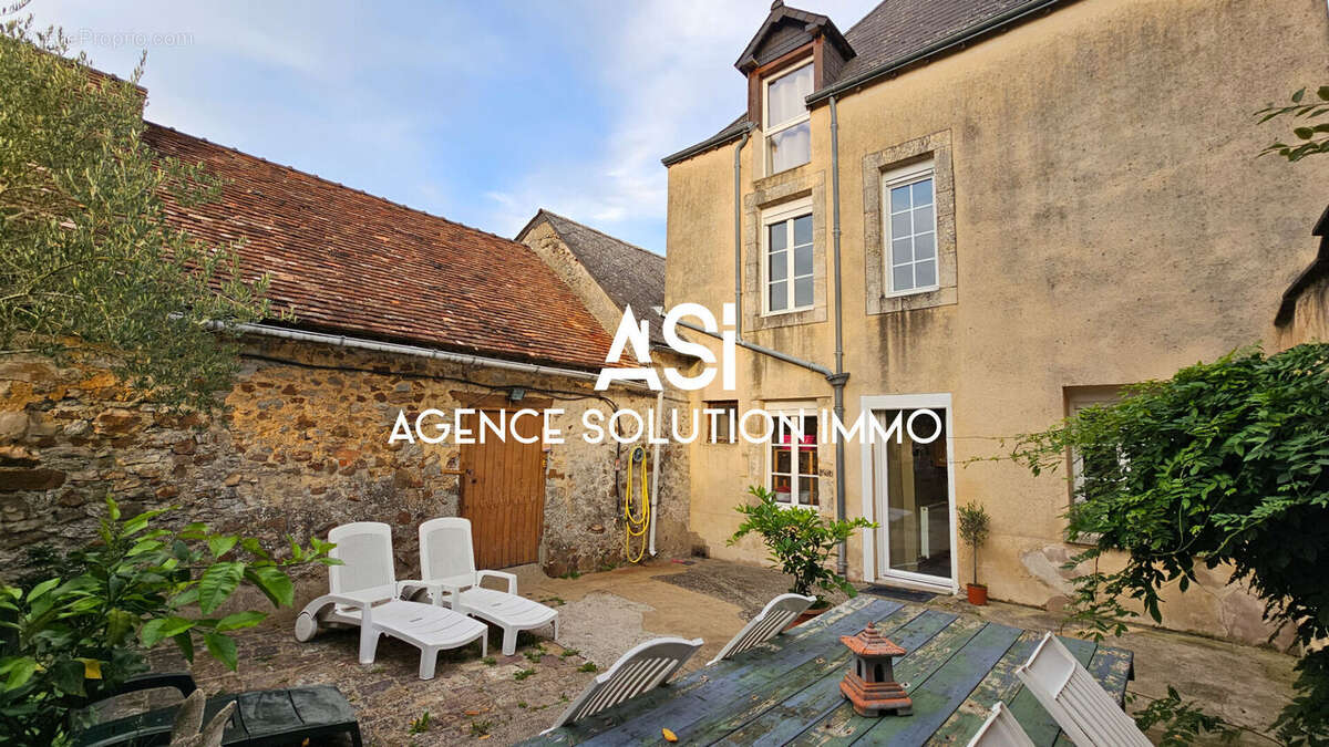 Maison à TORCE-VIVIERS-EN-CHARNIE