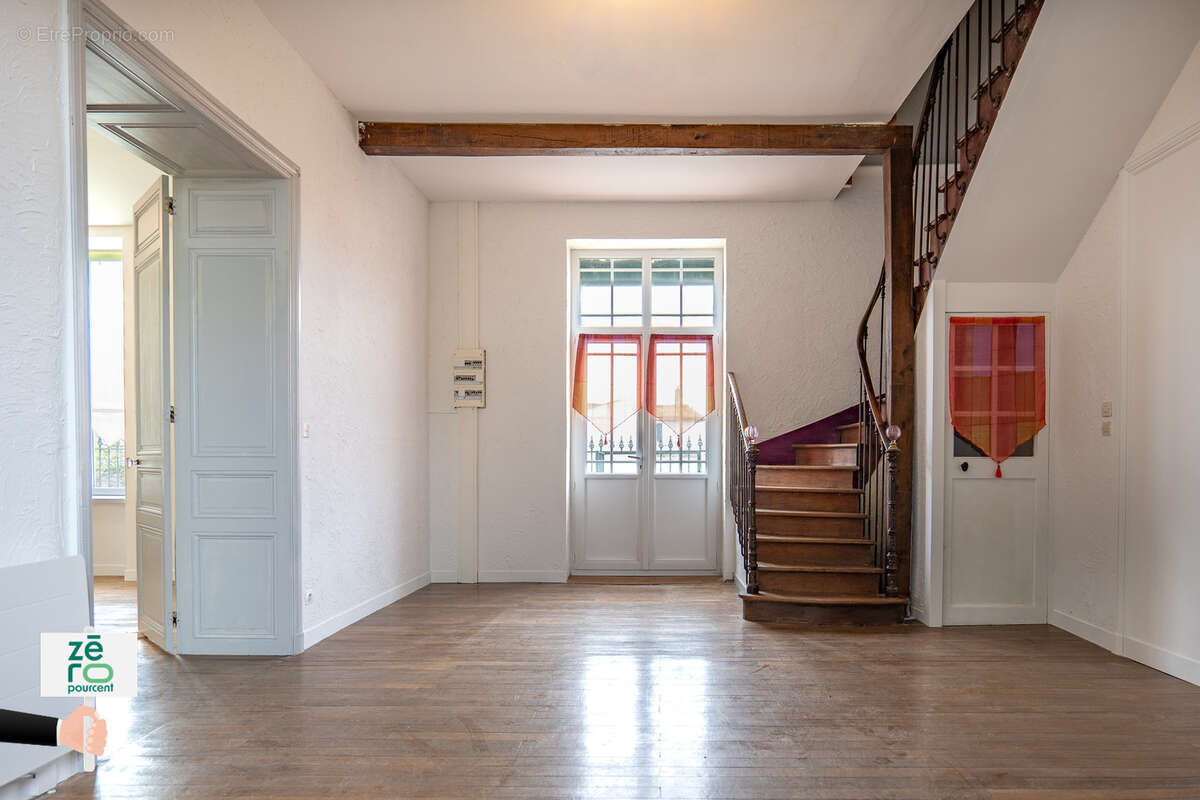 Maison à CHAMPAGNE-LES-MARAIS