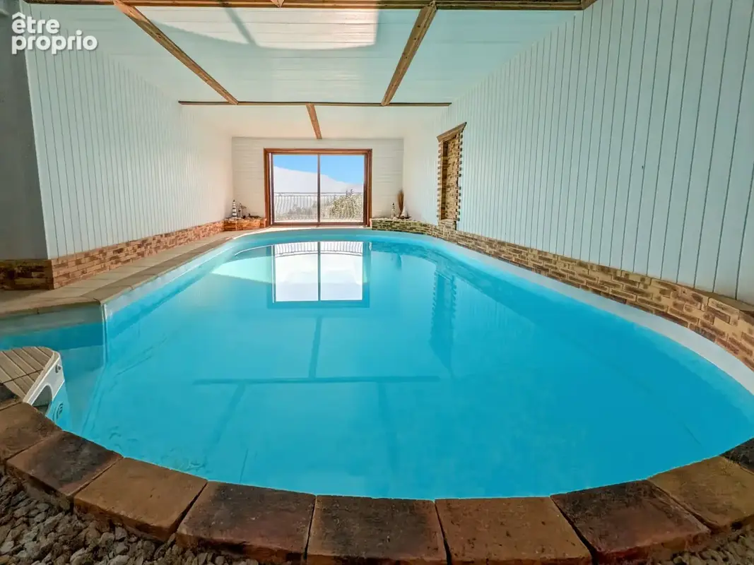 Maison 530 m² à Vaux-En-Beaujolais  - photo 2