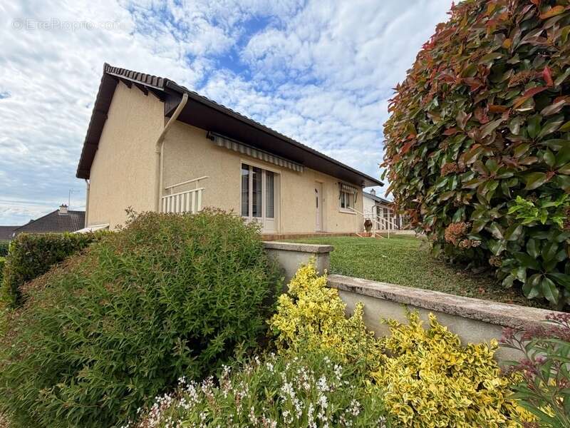 Maison à GUEUGNON
